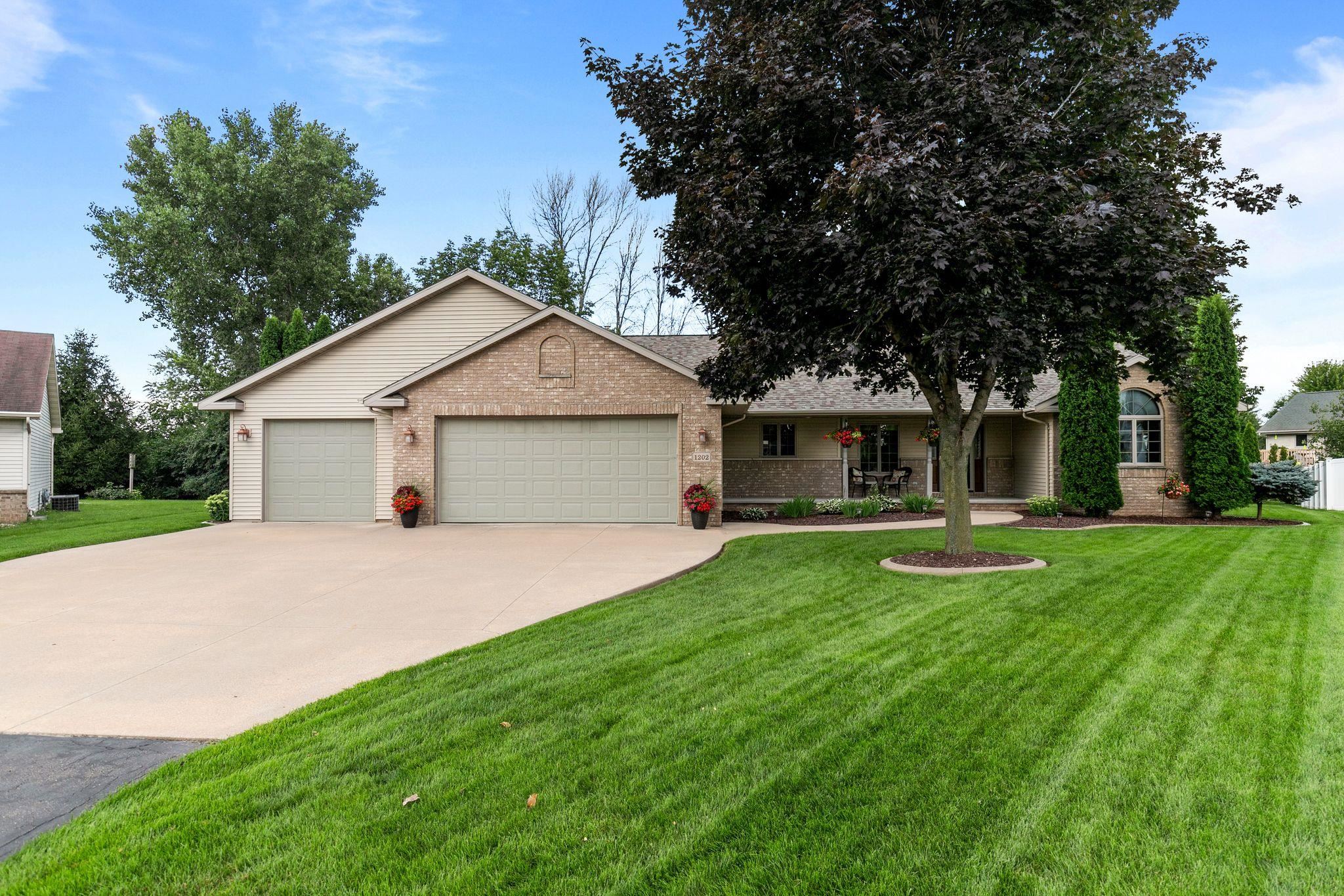 1202 CHELSEA Court