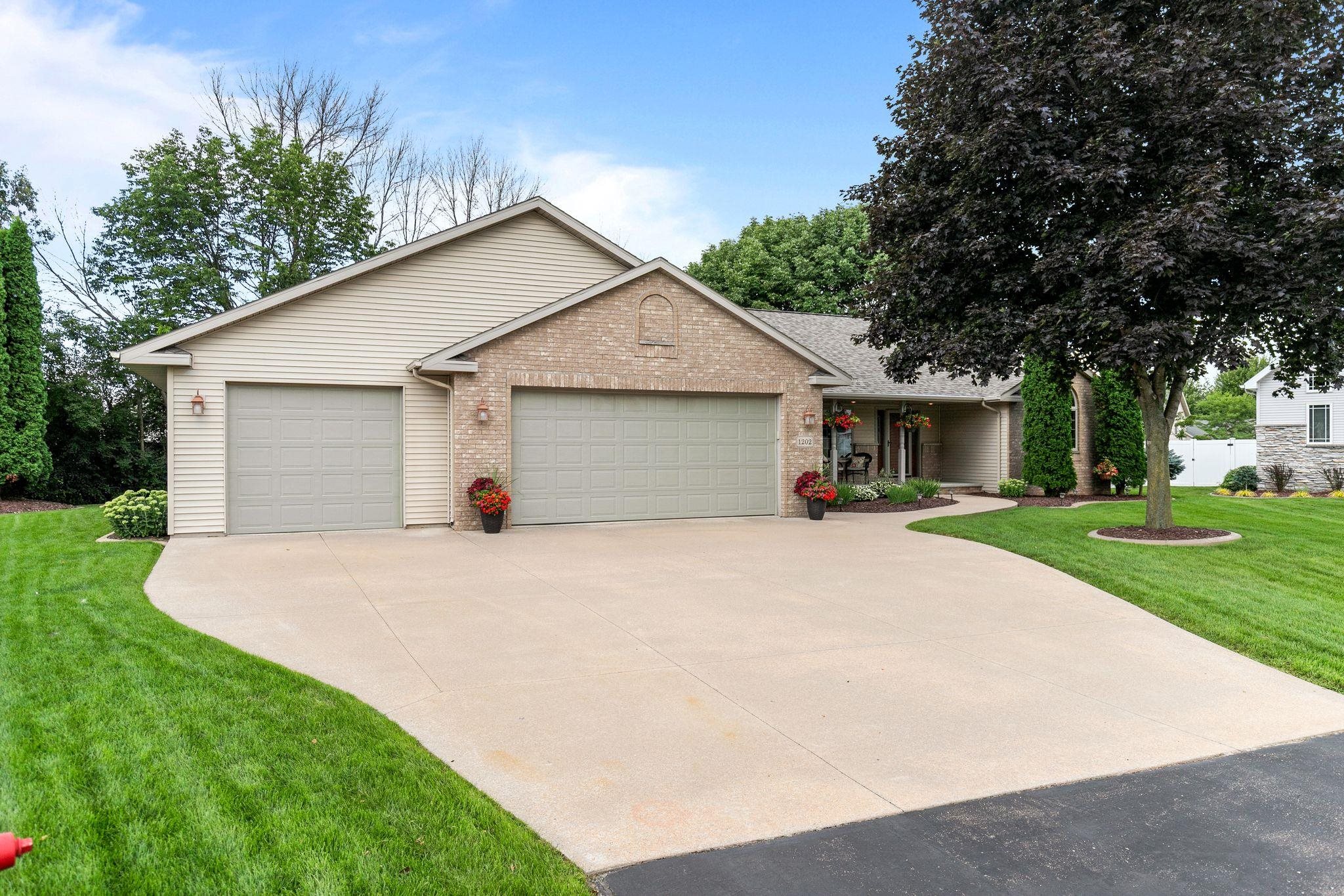 1202 CHELSEA Court
