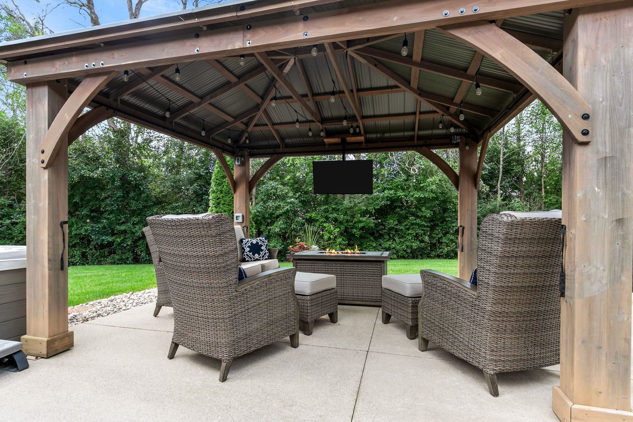 1202 CHELSEA Court