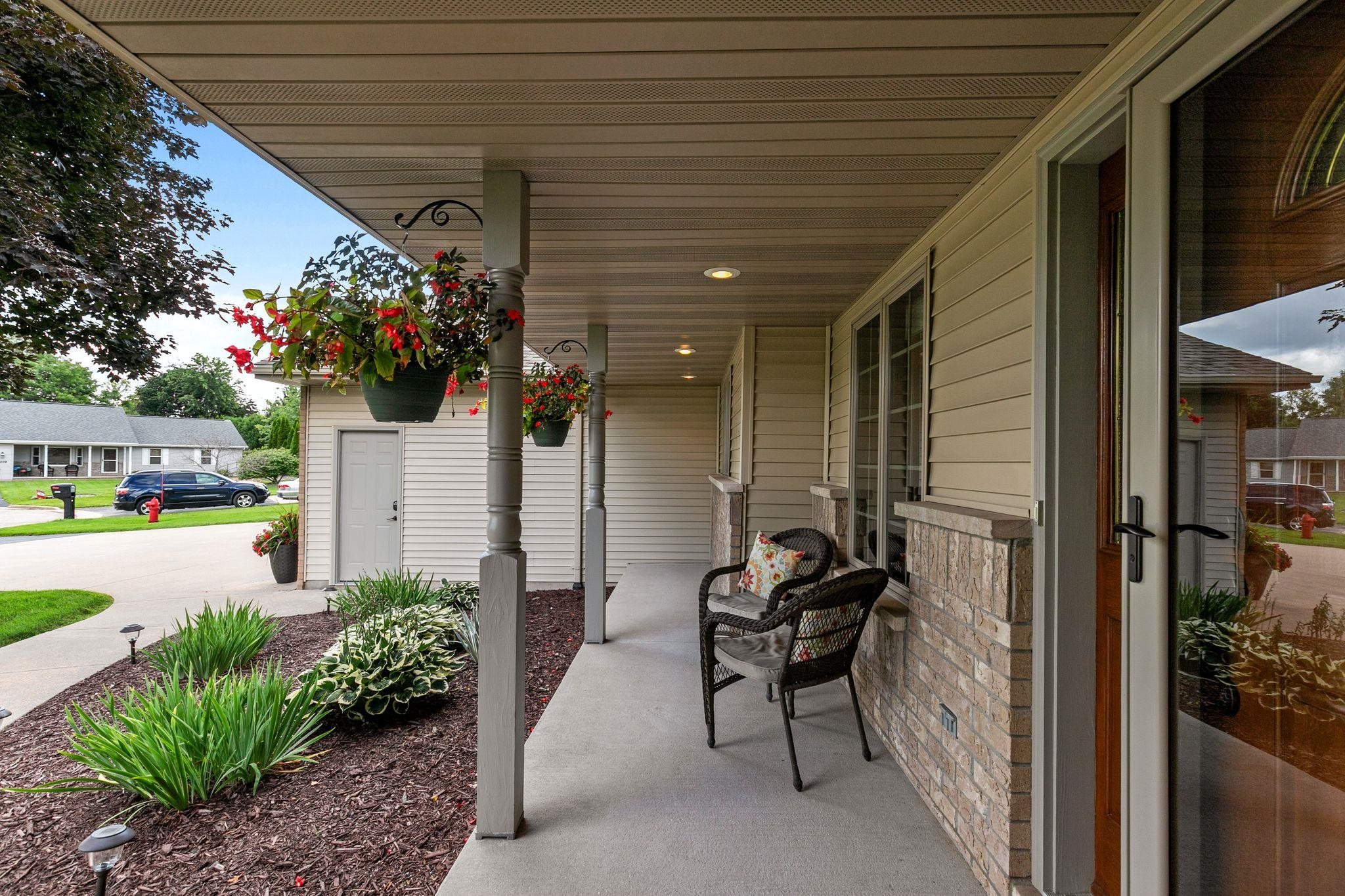 1202 CHELSEA Court