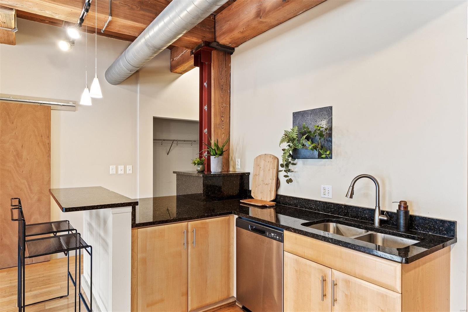 1209 Washington Avenue Unit: 701