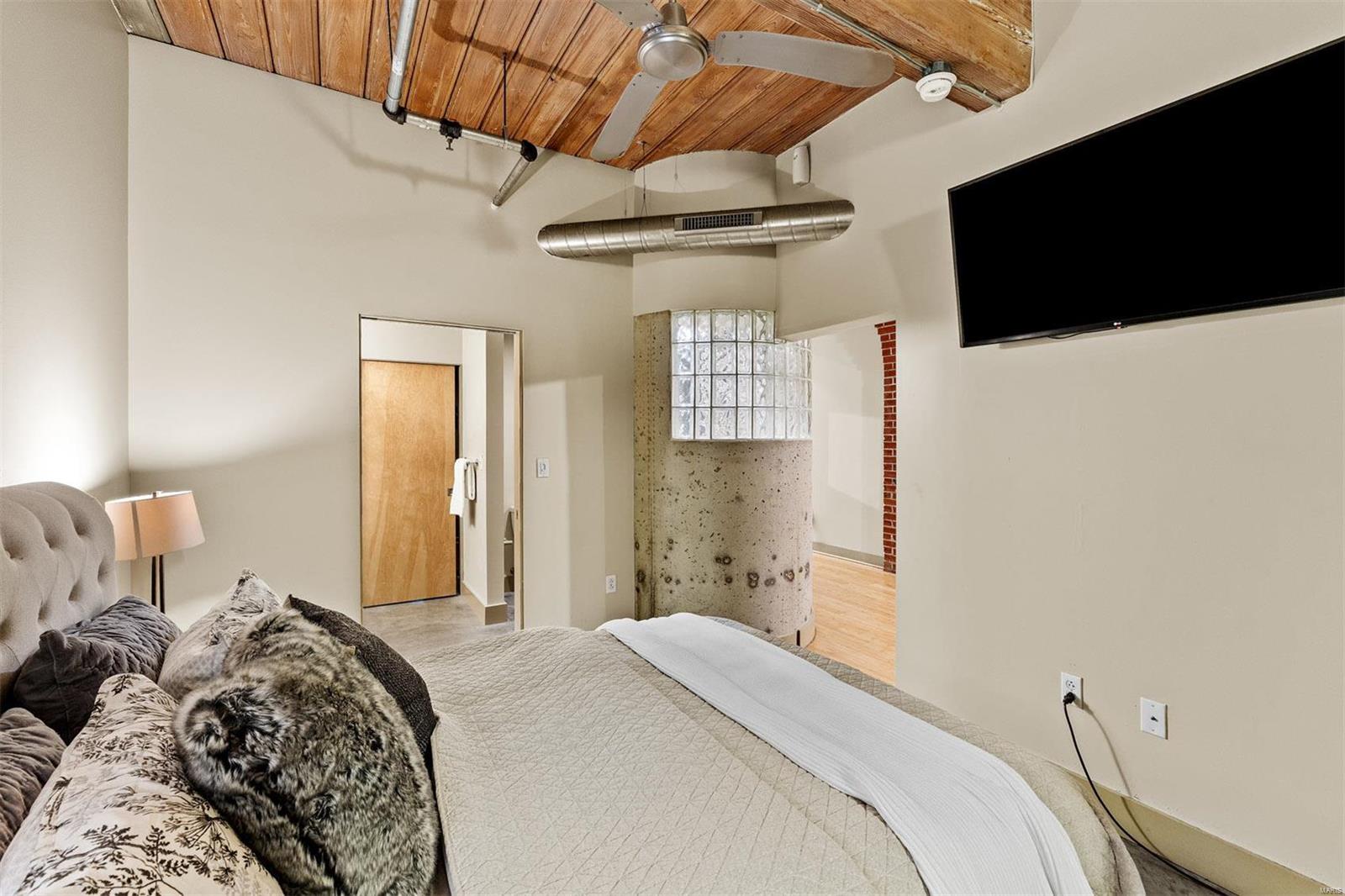 1209 Washington Avenue Unit: 701