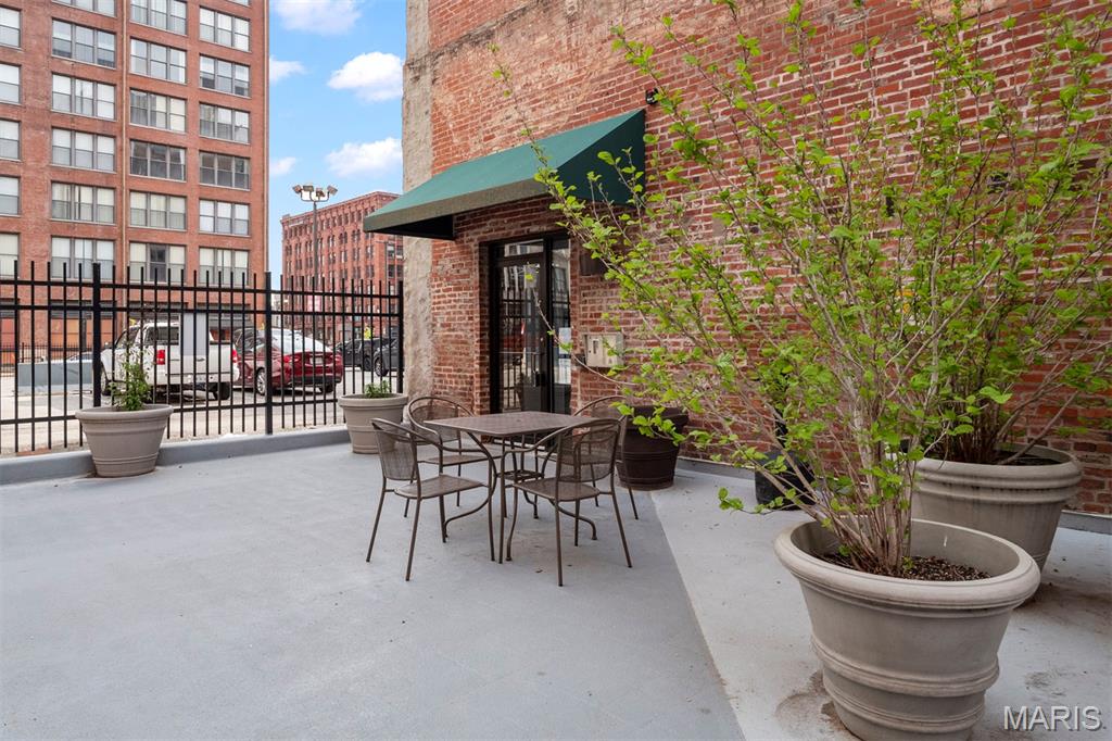 1113 Locust Street Unit: 300