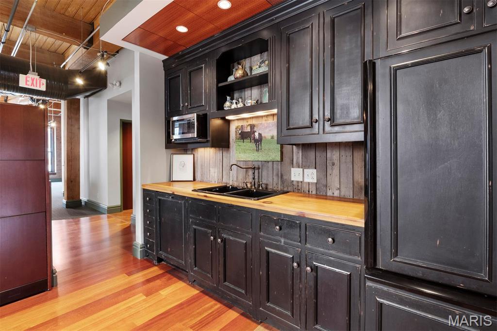 1113 Locust Street Unit: 300