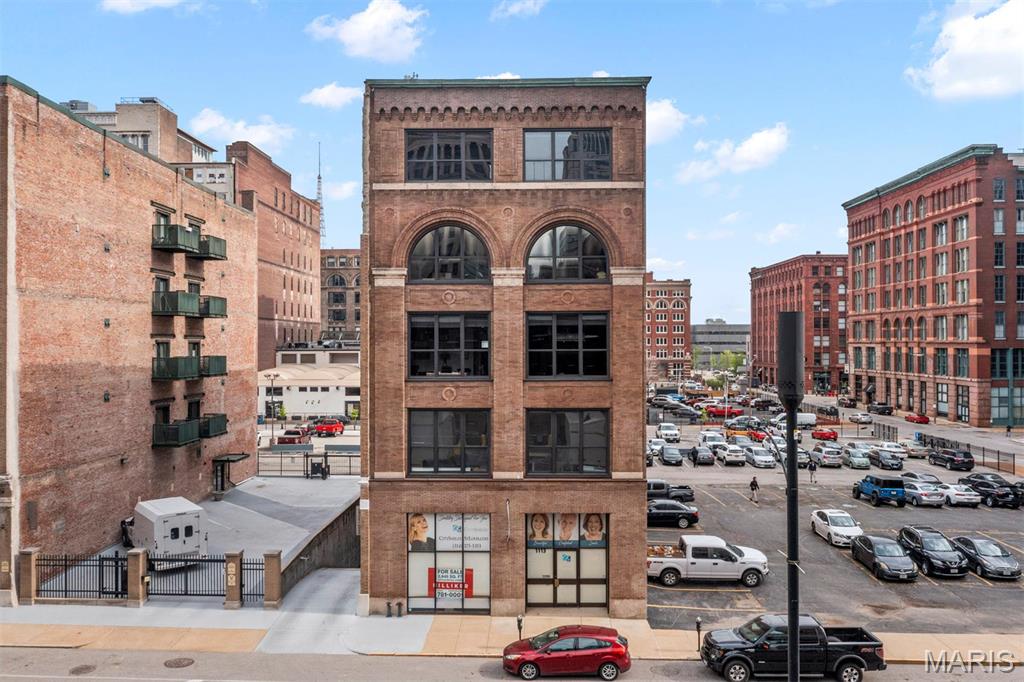 1113 Locust Street Unit: 300