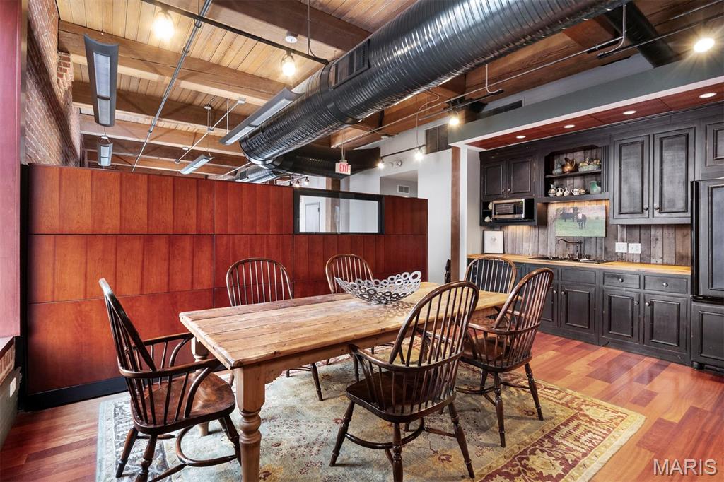 1113 Locust Street Unit: 300