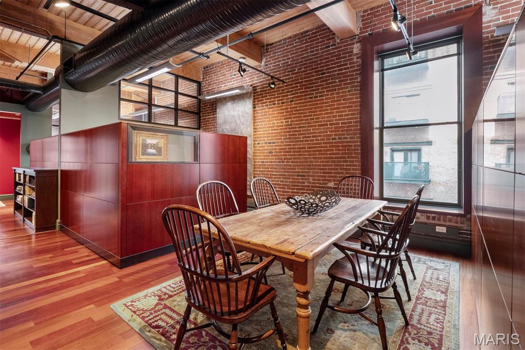1113 Locust Street Unit: 300
