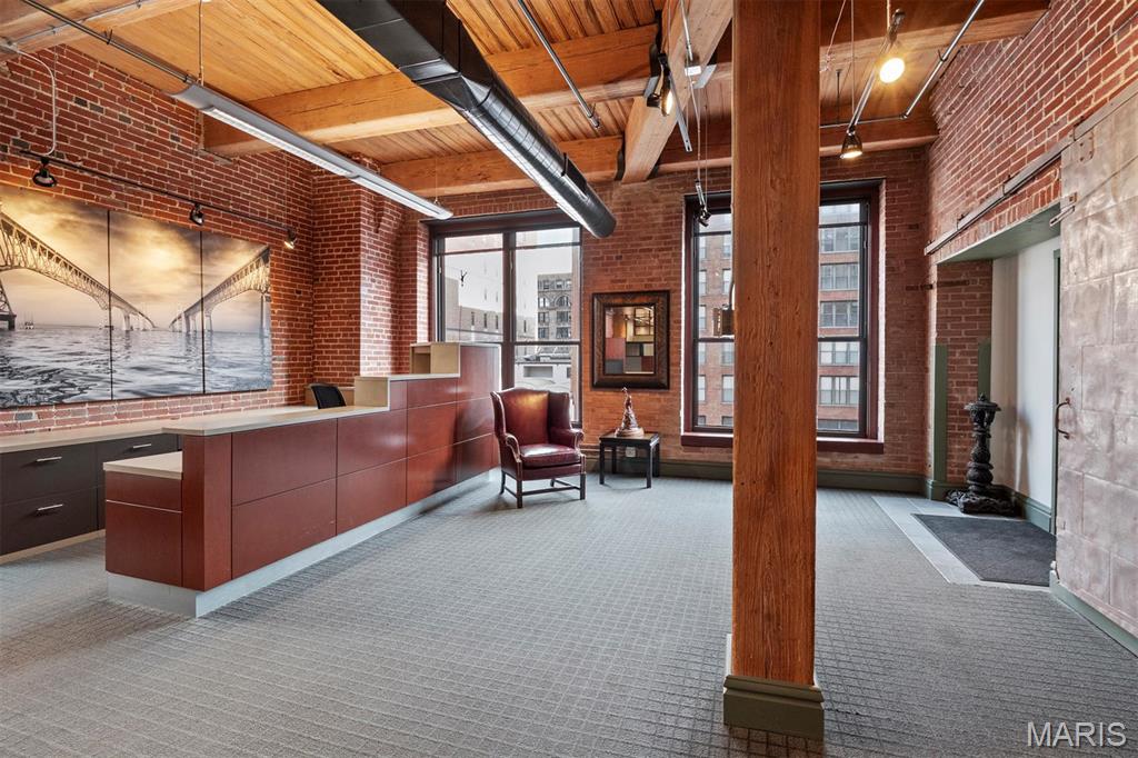 1113 Locust Street Unit: 300