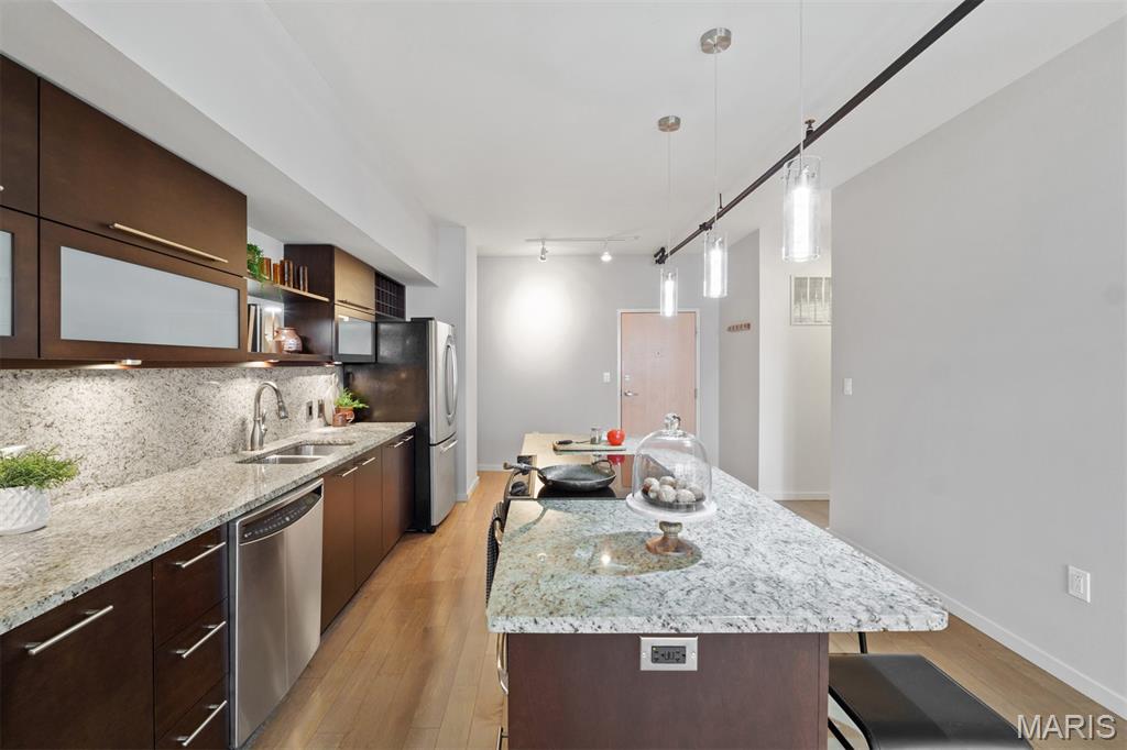 915 Olive Street Unit: 910