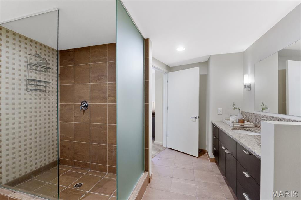 915 Olive Street Unit: 910