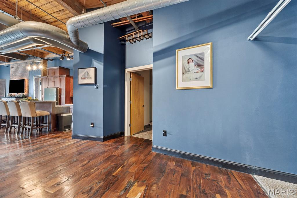 901 Washington Avenue Unit: 702