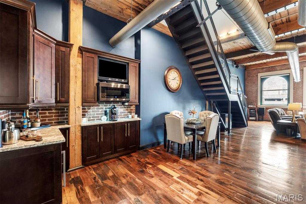 901 Washington Avenue Unit: 702