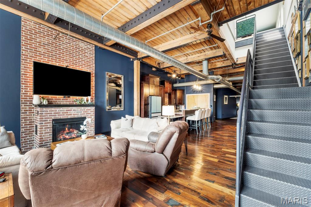 901 Washington Avenue Unit: 702