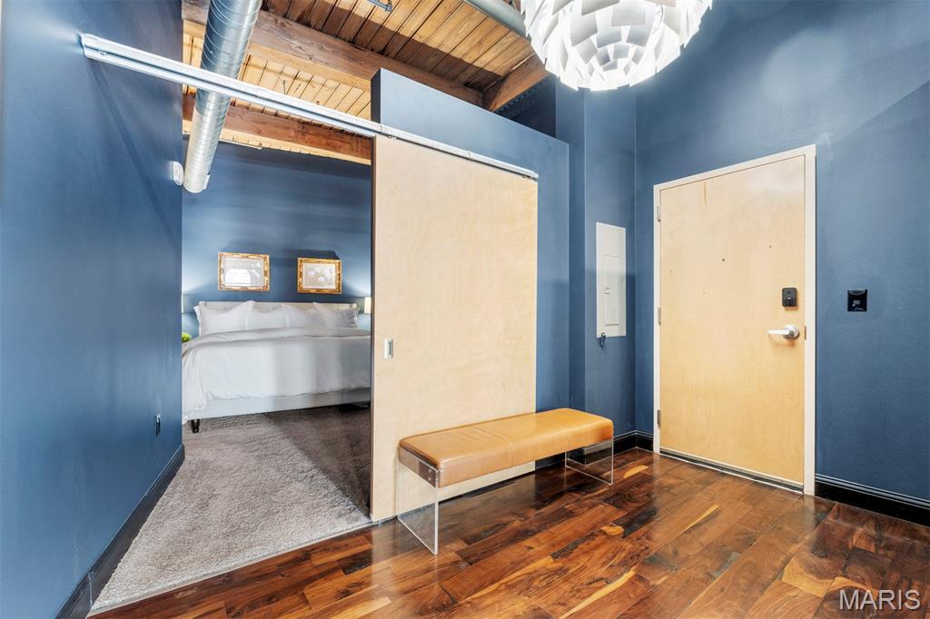 901 Washington Avenue Unit: 702