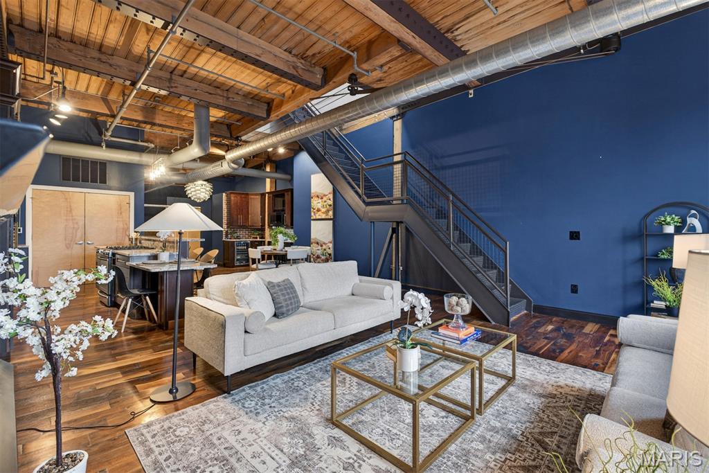 901 Washington Avenue Unit: 702