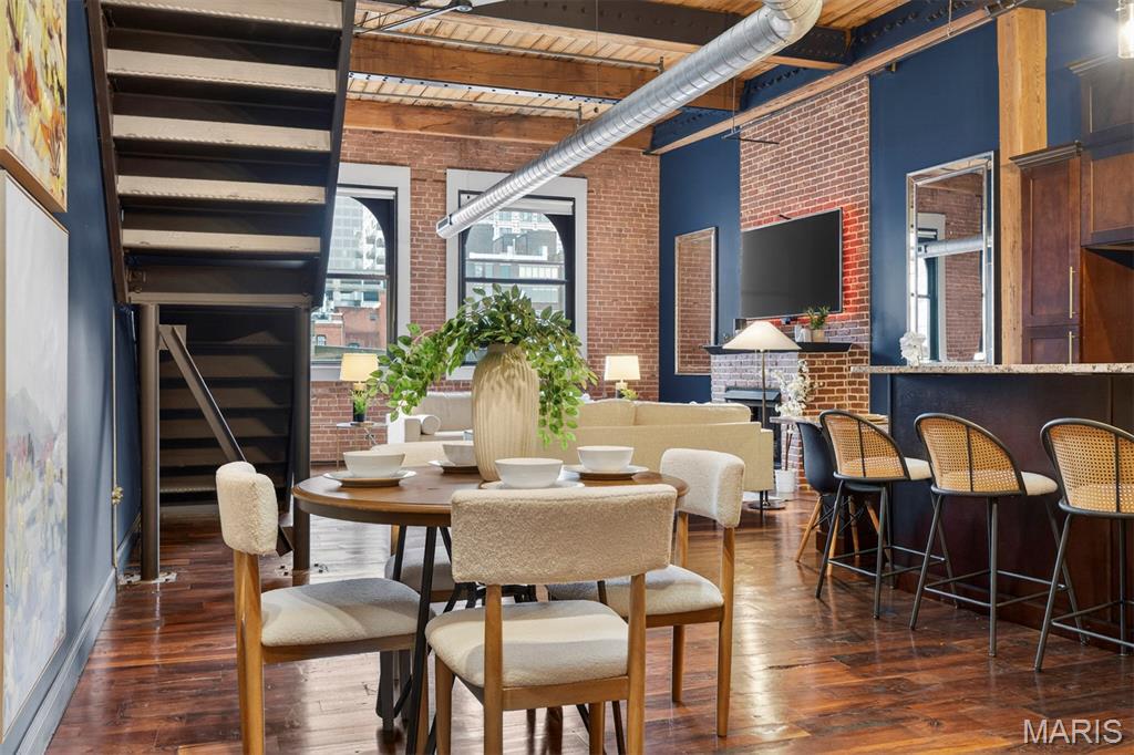 901 Washington Avenue Unit: 702