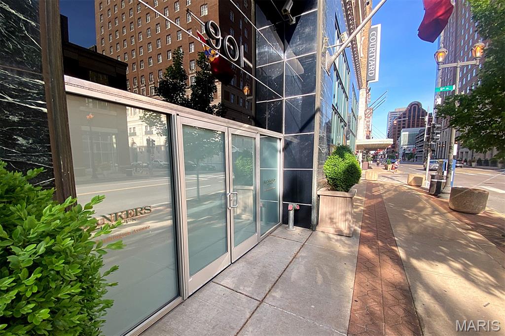 901 Washington Avenue Unit: 702