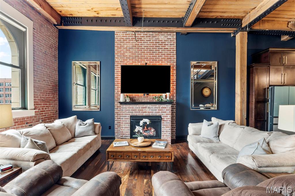 901 Washington Avenue Unit: 702