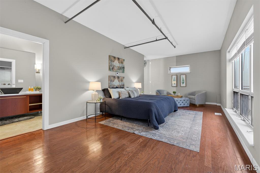 901 Washington Avenue Unit: 702