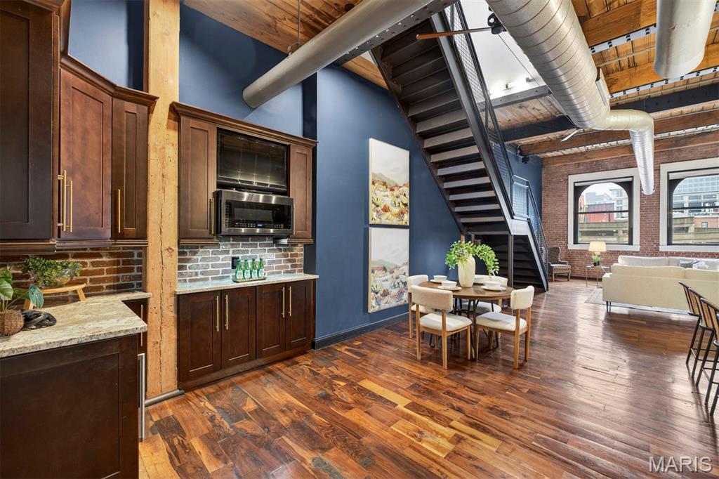 901 Washington Avenue Unit: 702