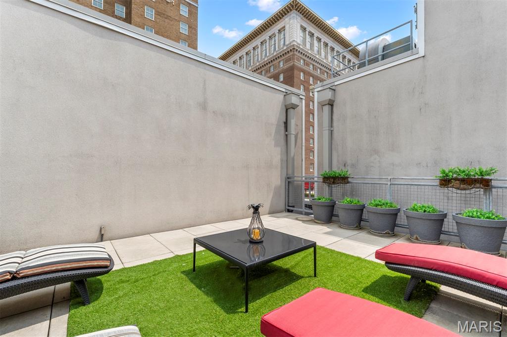 901 Washington Avenue Unit: 702