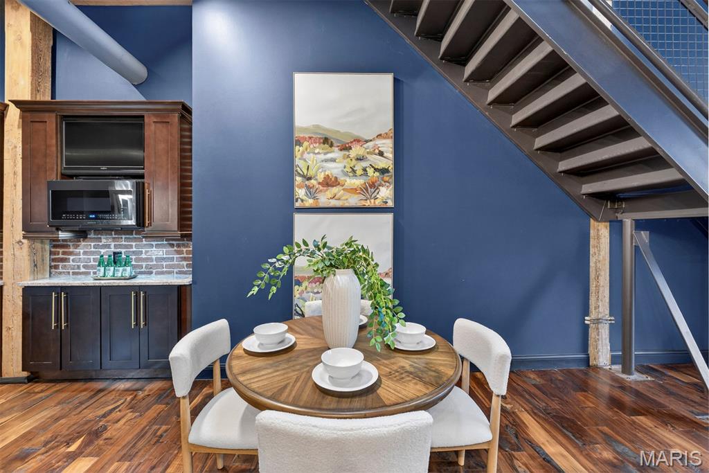 901 Washington Avenue Unit: 702