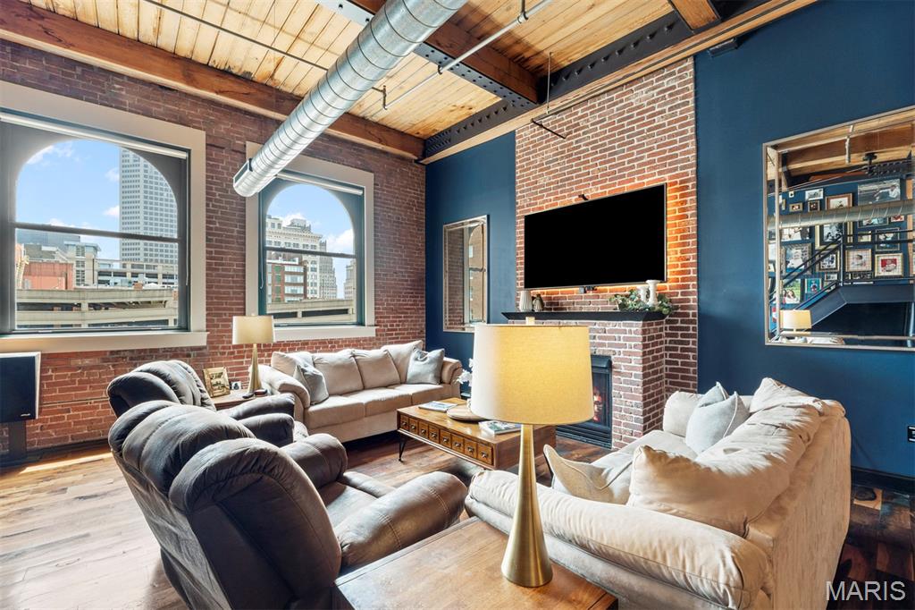 901 Washington Avenue Unit: 702