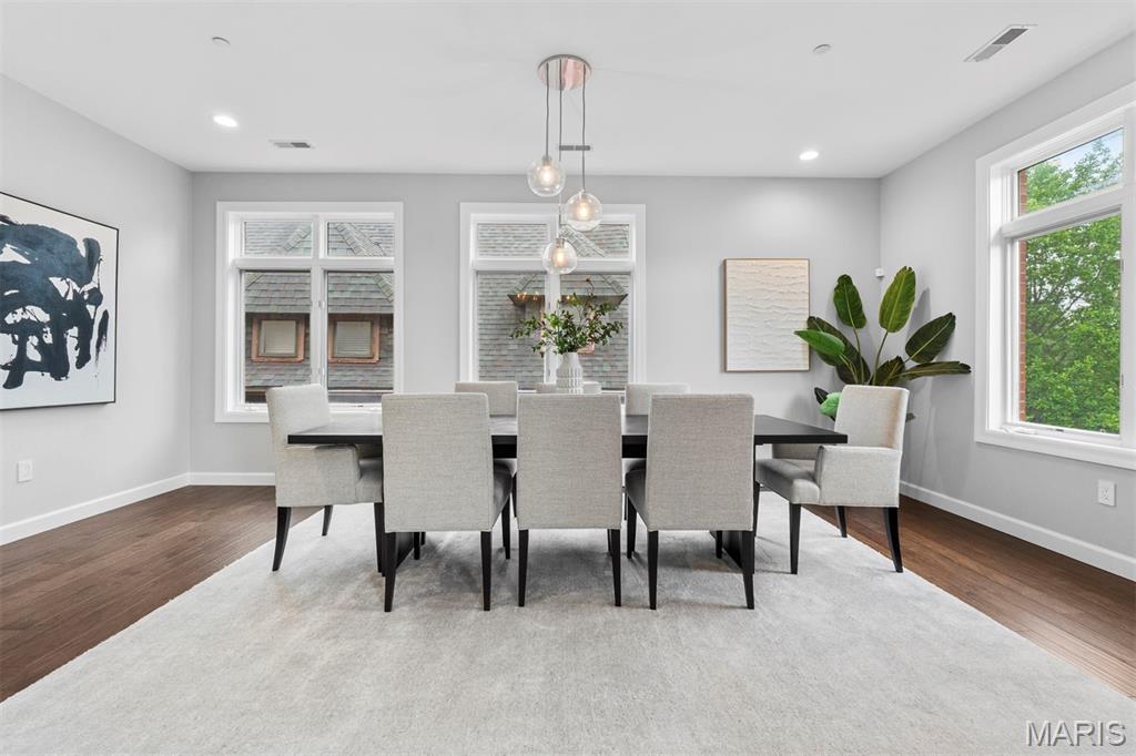 110 N Newstead Avenue Unit: 303