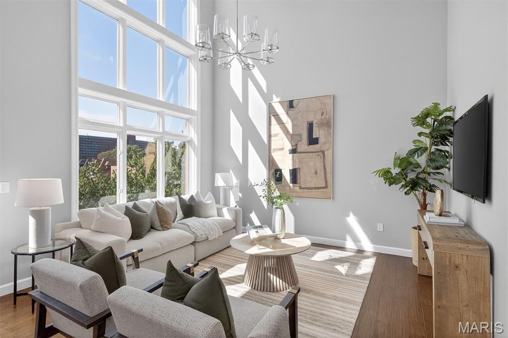 110 N Newstead Avenue Unit: 303
