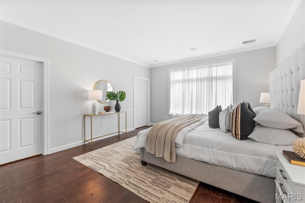 110 N Newstead Avenue Unit: 303