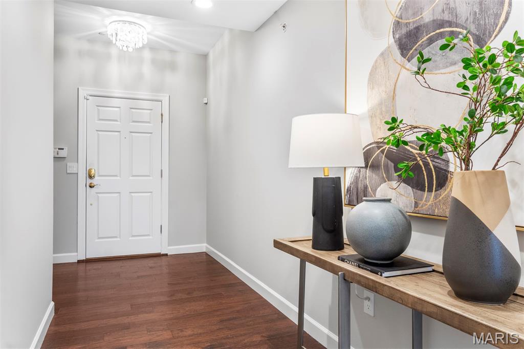 110 N Newstead Avenue Unit: 303