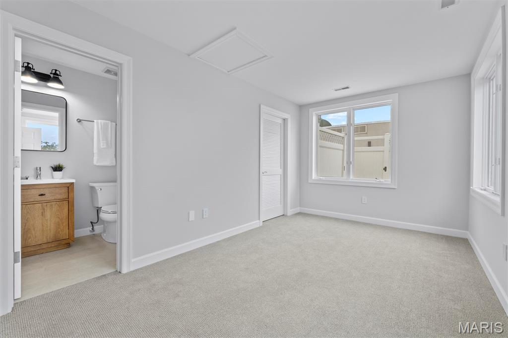 110 N Newstead Avenue Unit: 303