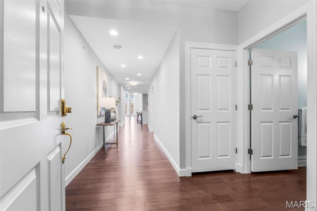 110 N Newstead Avenue Unit: 303