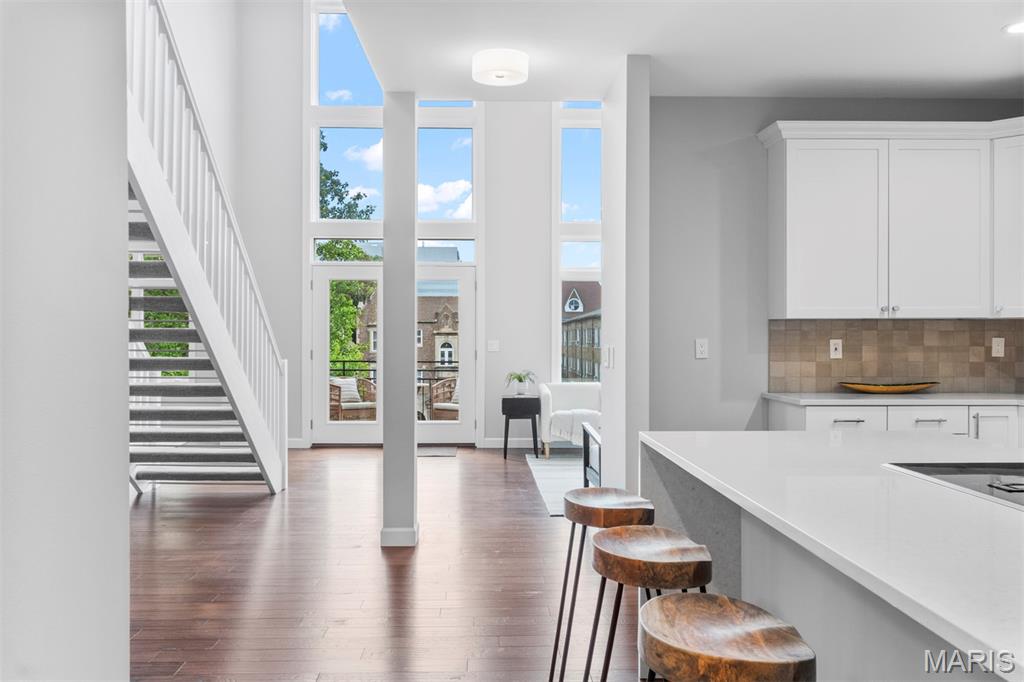 110 N Newstead Avenue Unit: 303