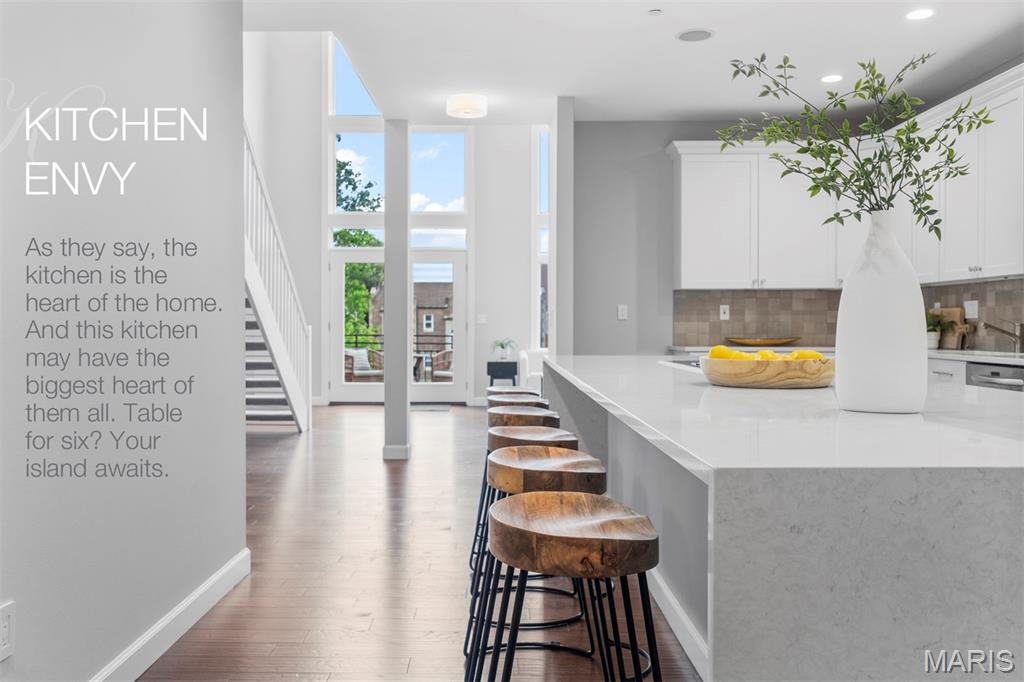 110 N Newstead Avenue Unit: 303