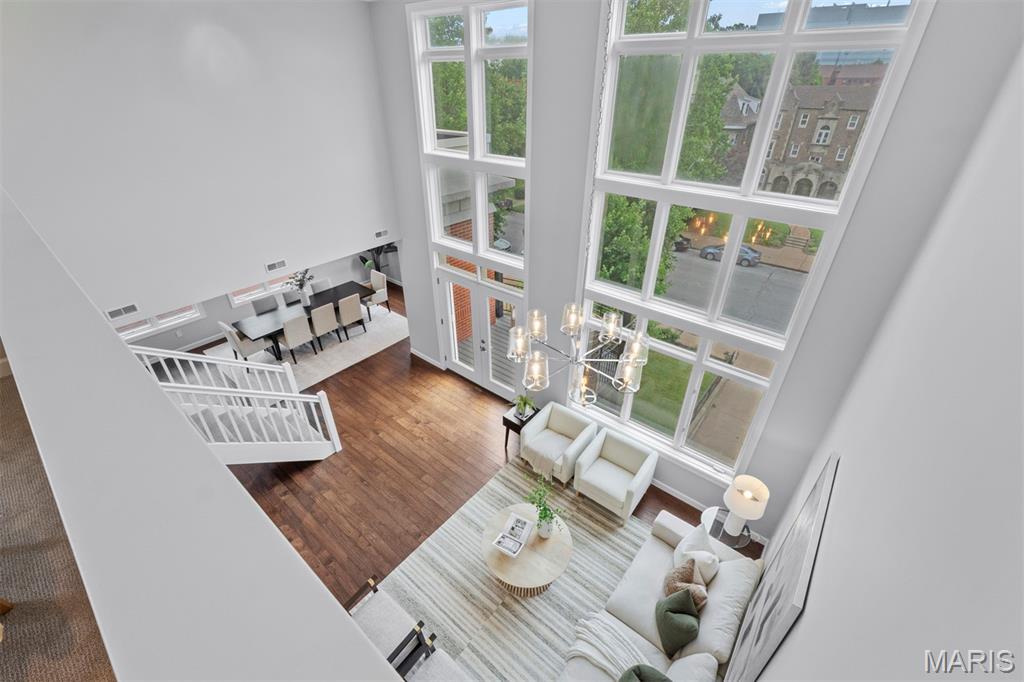 110 N Newstead Avenue Unit: 303