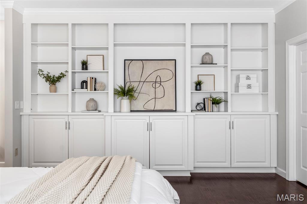 110 N Newstead Avenue Unit: 303