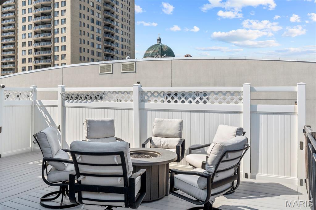 110 N Newstead Avenue Unit: 303