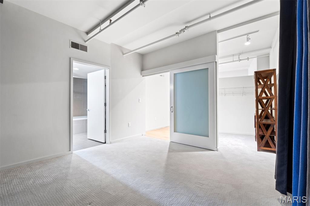 915 Olive Street Unit: 1606
