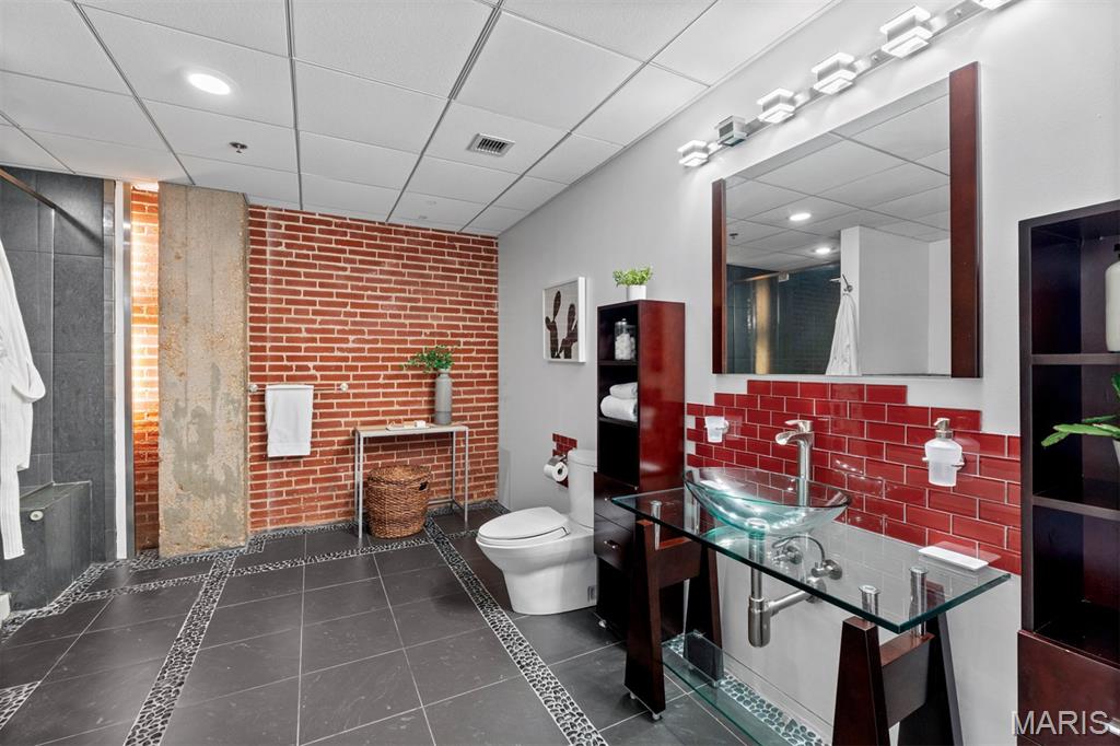 1511 Locust Street Unit: 510