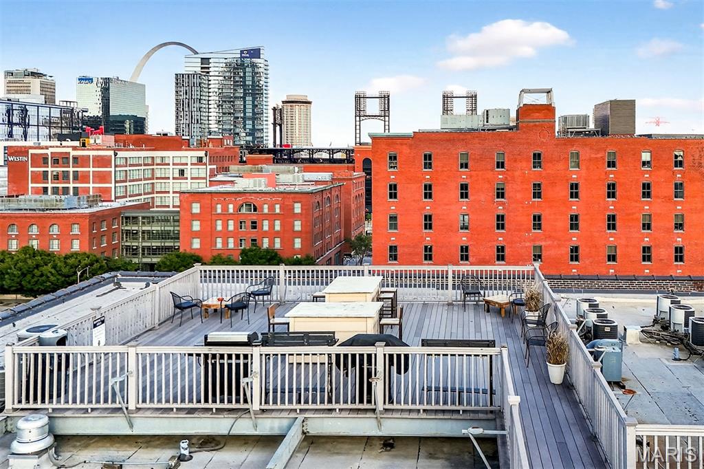 1004 Spruce Street Unit: 404