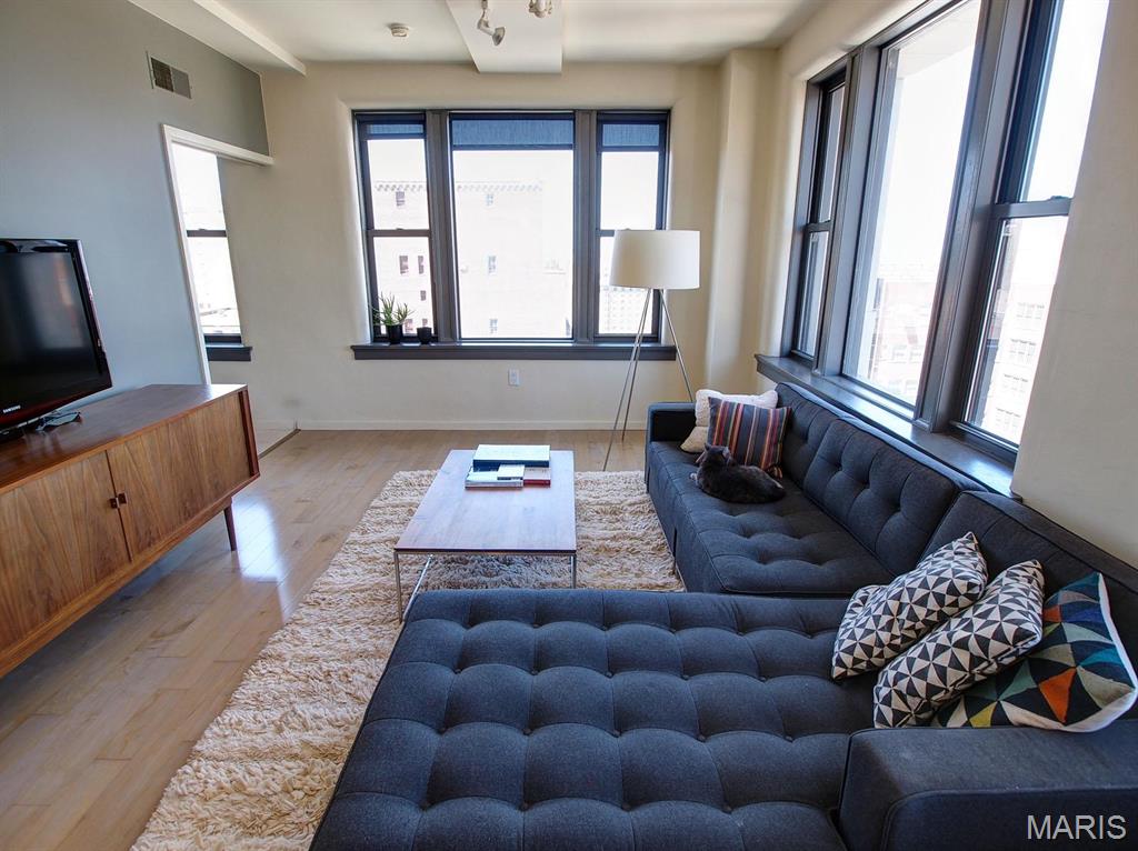 915 Olive Unit: 1503