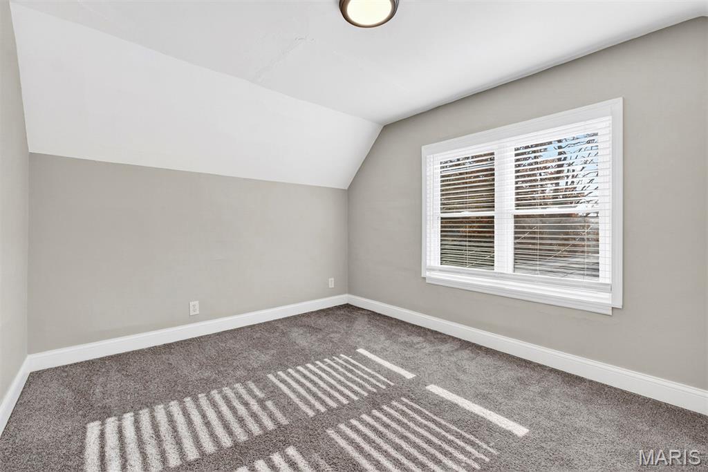 5834 Victoria Avenue