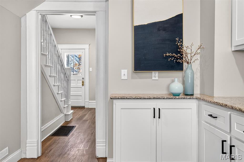 5834 Victoria Avenue