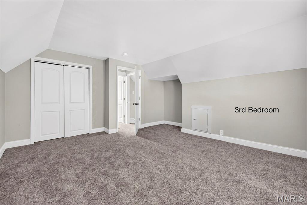 5834 Victoria Avenue