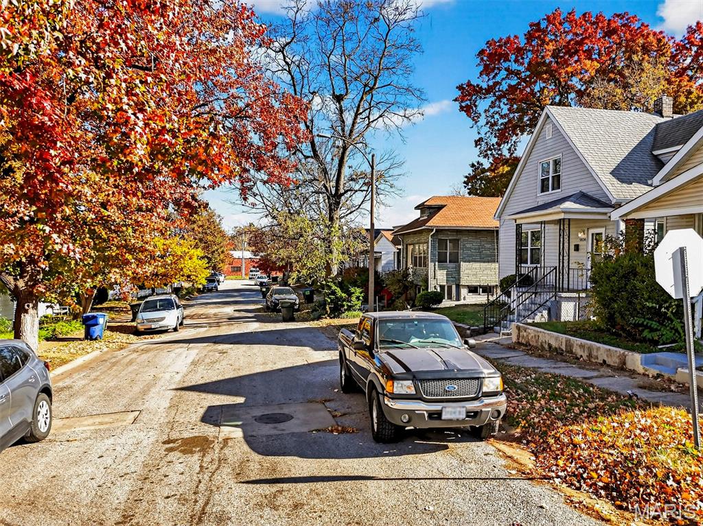 5834 Victoria Avenue