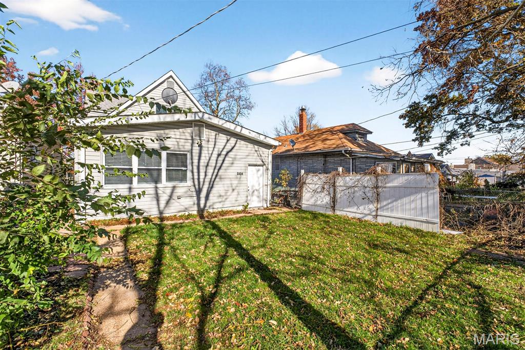 5834 Victoria Avenue