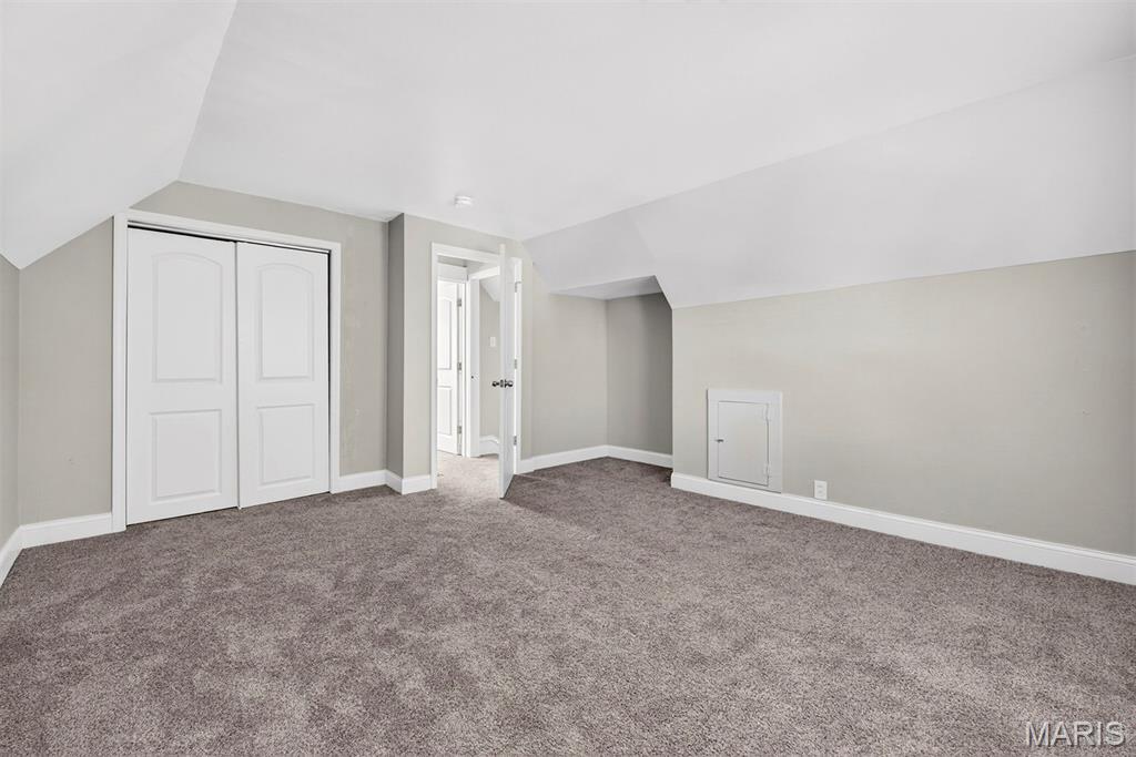 5834 Victoria Avenue