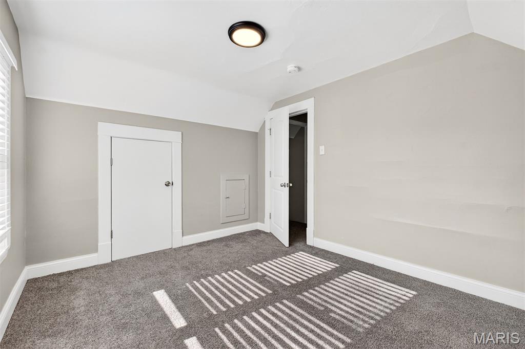 5834 Victoria Avenue