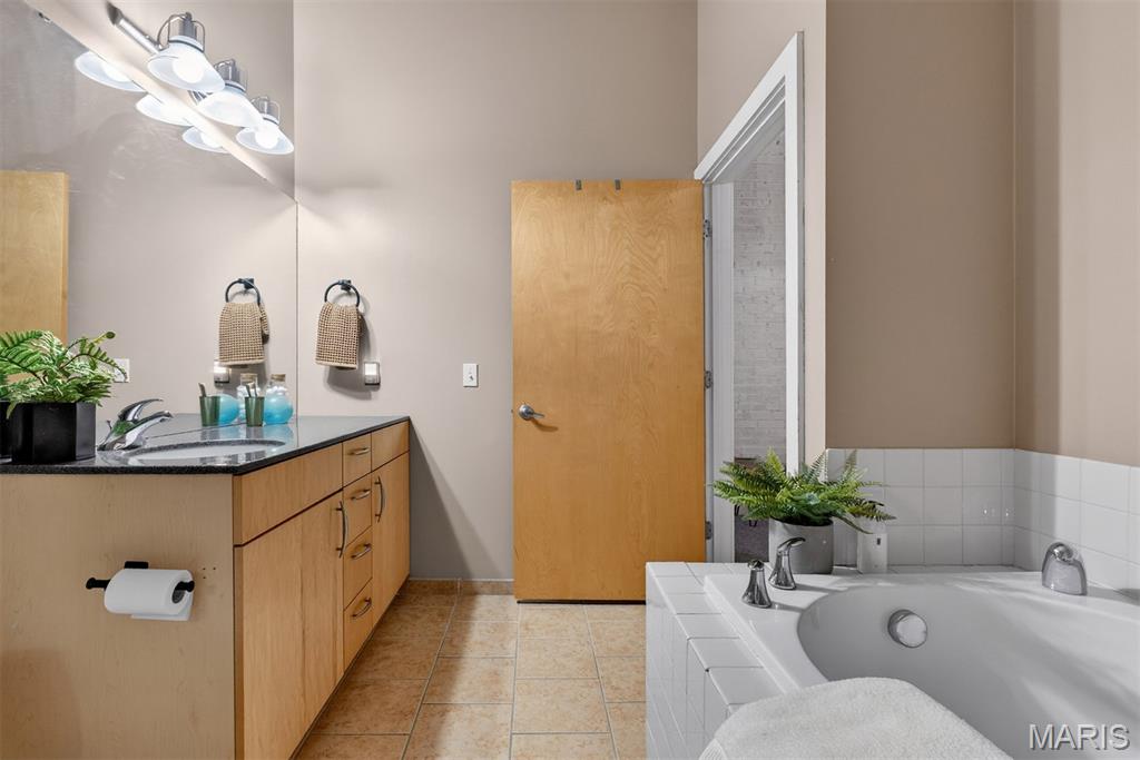 1619 Washington Avenue Unit: 505